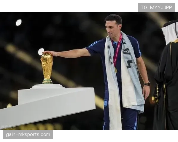 斯卡洛尼革新进攻战术，球队表现抢眼引发广泛关注