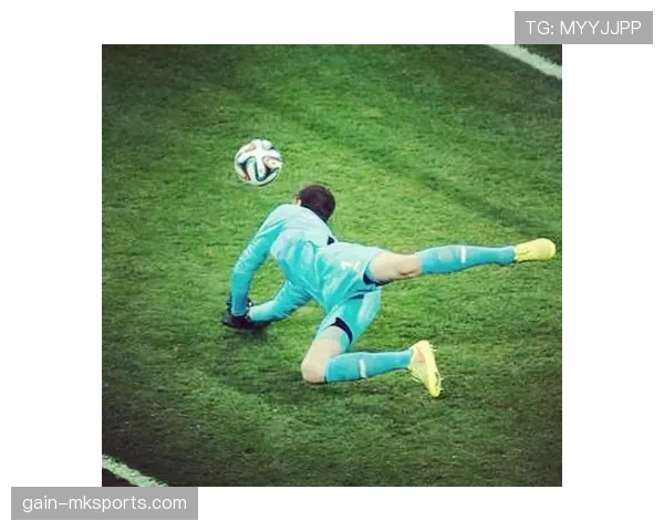 库尔图瓦职业生涯的遗憾时刻：错失荣耀背后的挑战与反思