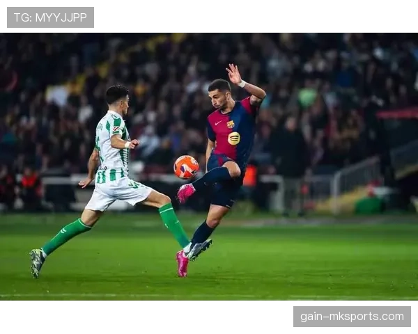 安达卢西亚德比战火重燃:塞维利亚与贝蒂斯强势崛起引西甲瞩目 安达卢西亚德比战火重燃:塞维利亚与贝蒂斯强势崛起引西甲瞩目