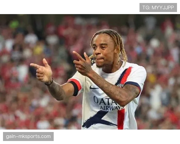 恩里克战术革新,巴黎圣日耳曼迎接新挑战表现稳健 恩里克战术革新,巴黎圣日耳曼迎接新挑战表现稳健