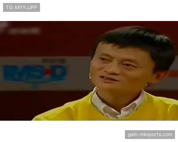 谌利军更衣室随手一摆比我整年花销还壮观