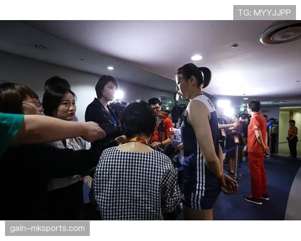 龚翔宇刚买的豪车又被偷拍了，这次连保镖都跟不上节奏了？